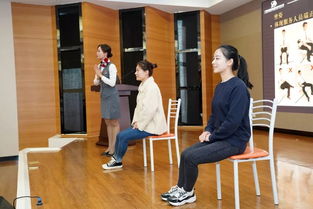向空姐學(xué)禮儀，提升服務(wù)溫度——柳州市工人醫(yī)院服務(wù)禮儀培訓(xùn)班正式開班
