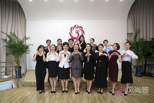 想成為優(yōu)秀禮儀培訓(xùn)師，怎能不精通服務(wù)禮儀？